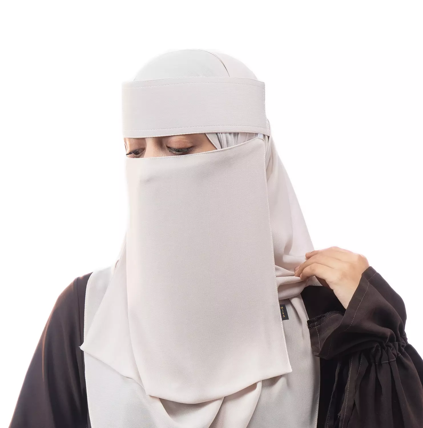 نقاب مُقوَى image