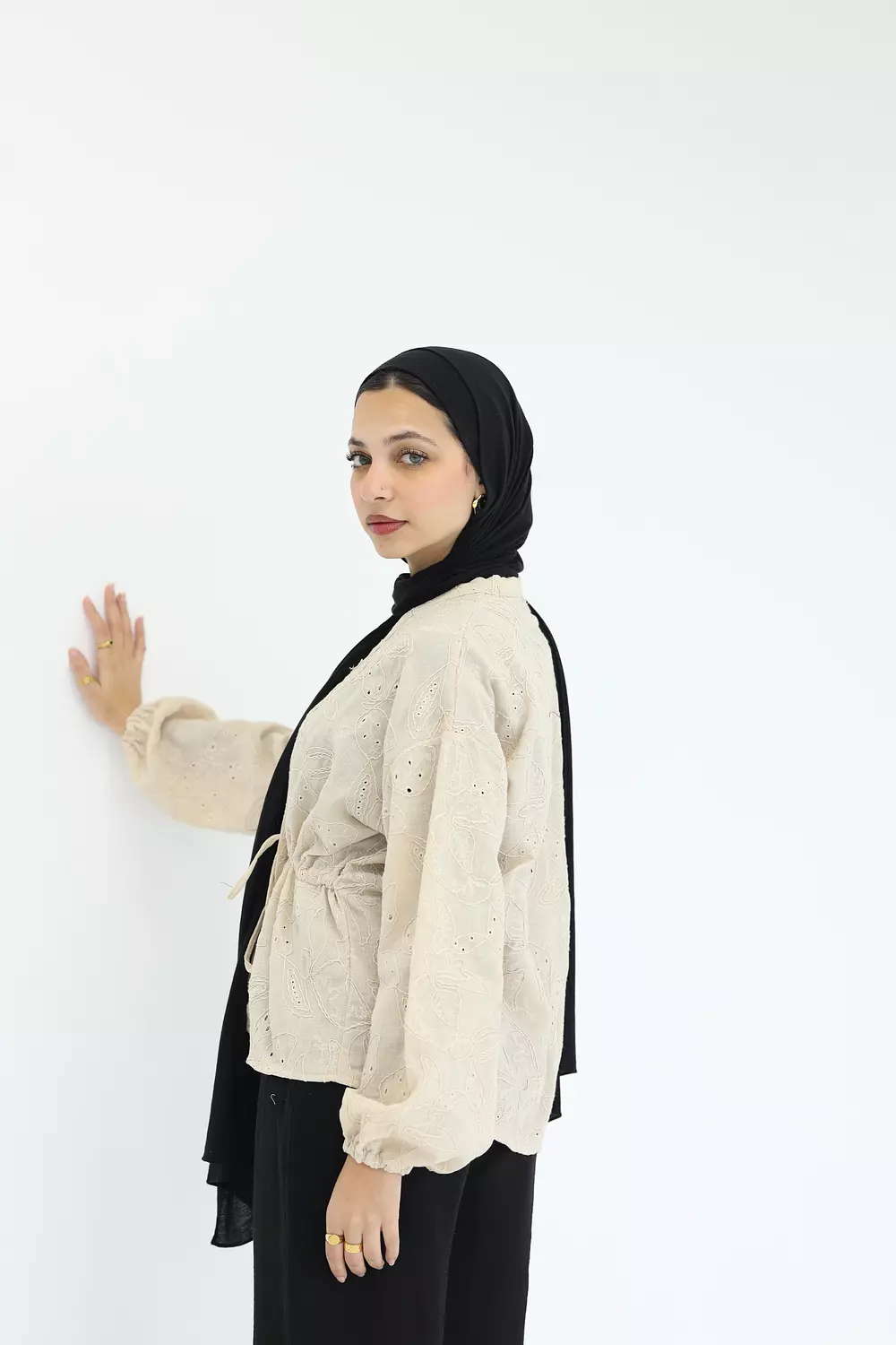Beige flowered stomach cardigan 1