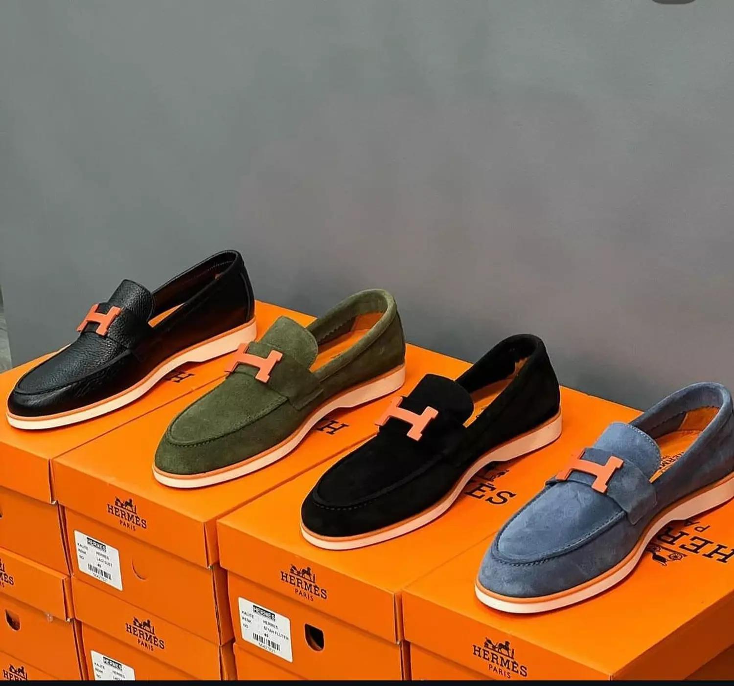 <p style="text-align: center"><br><strong>Hermes</strong></p>