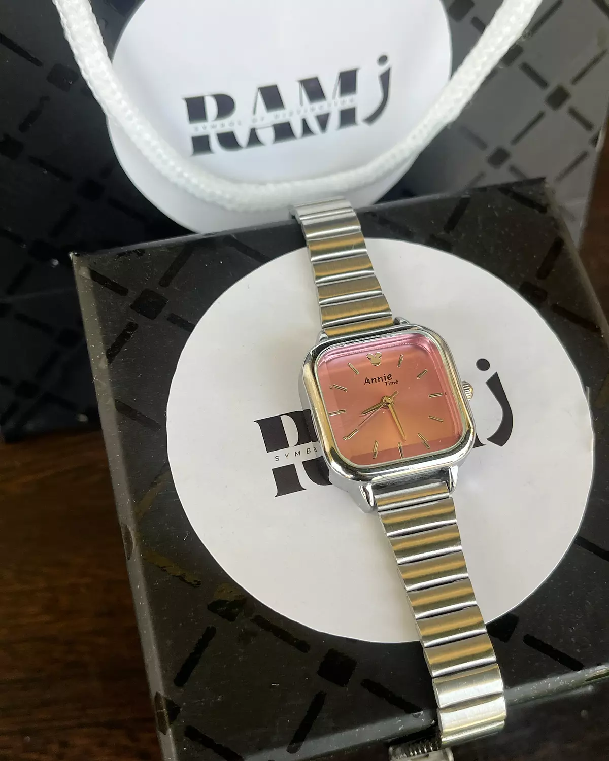 Silver Annie hover image