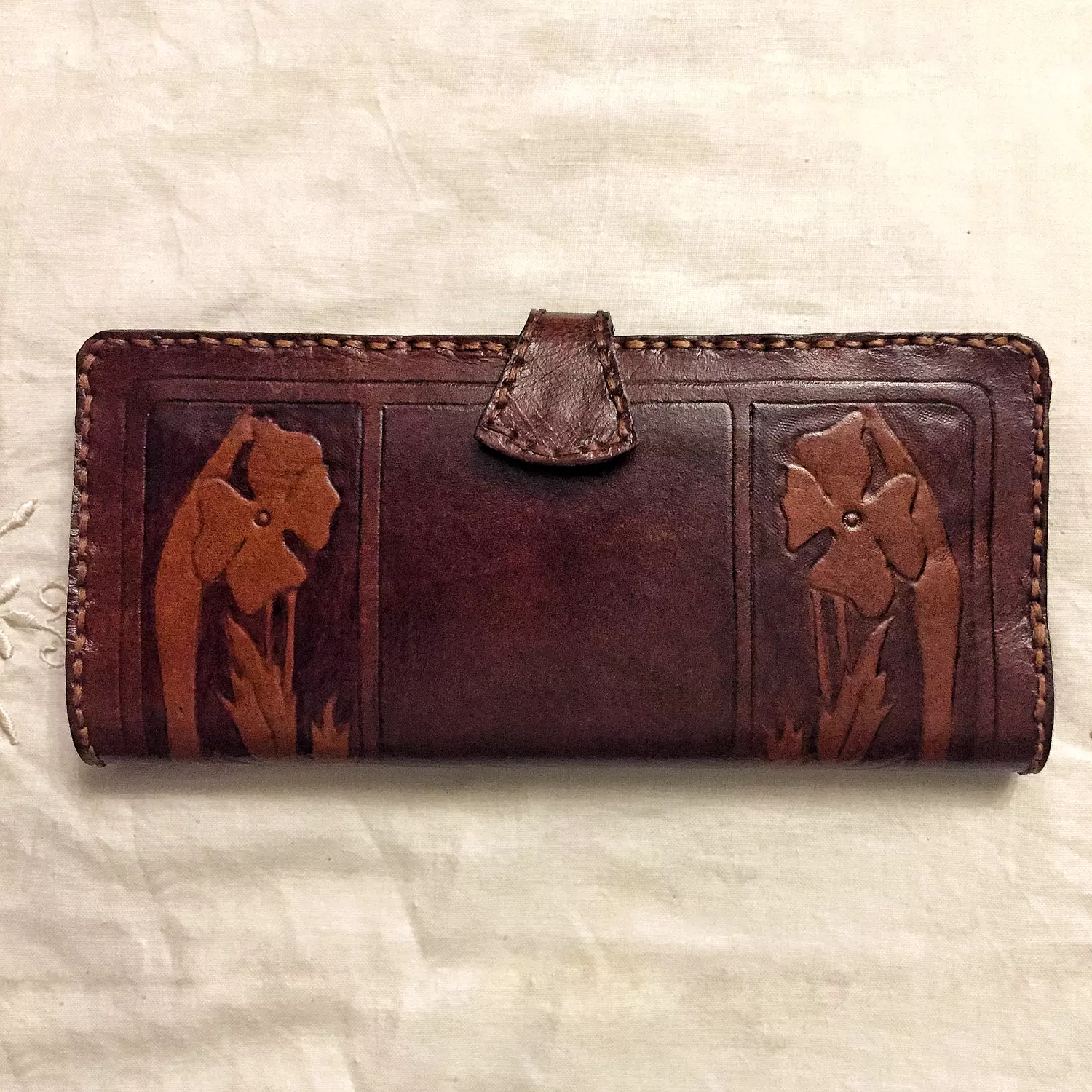 Art Nouveau bloom long leather wallet image