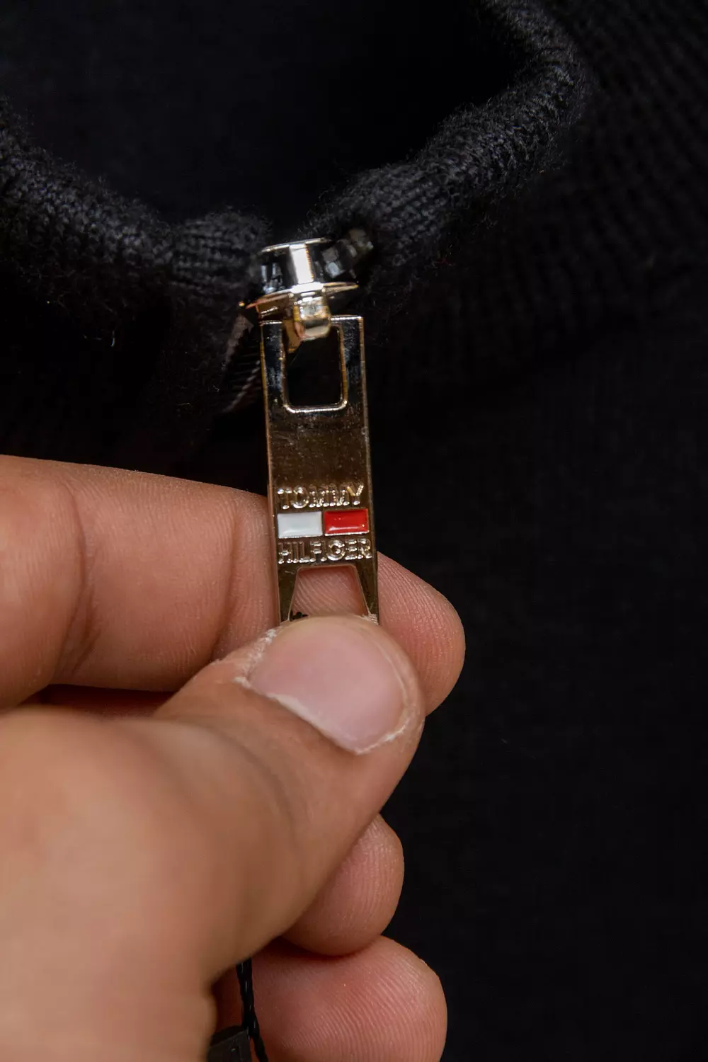 TOMMY HILFIGER HALF ZIPPER PULLOVER  11