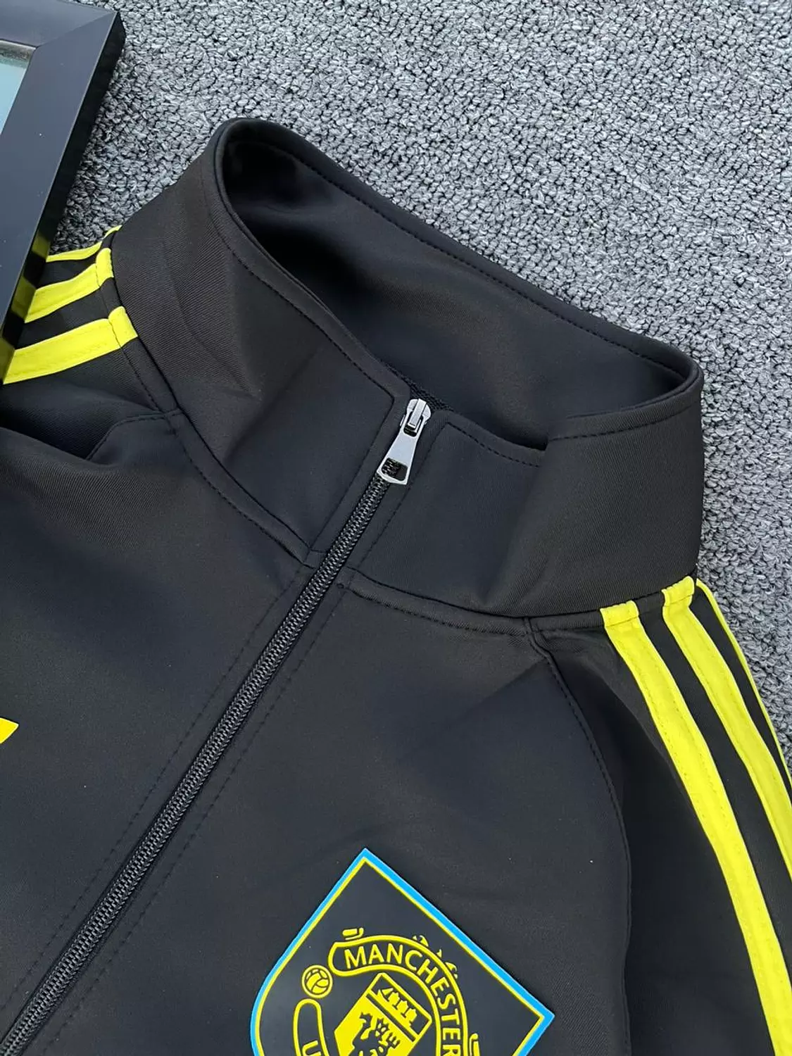 Black Tracksuit - Manchester United - 26 2