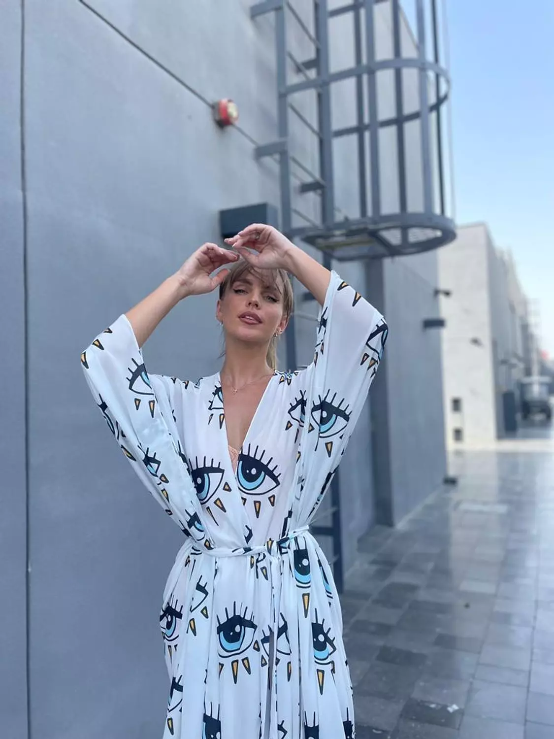 EYES CARDIGAN hover image