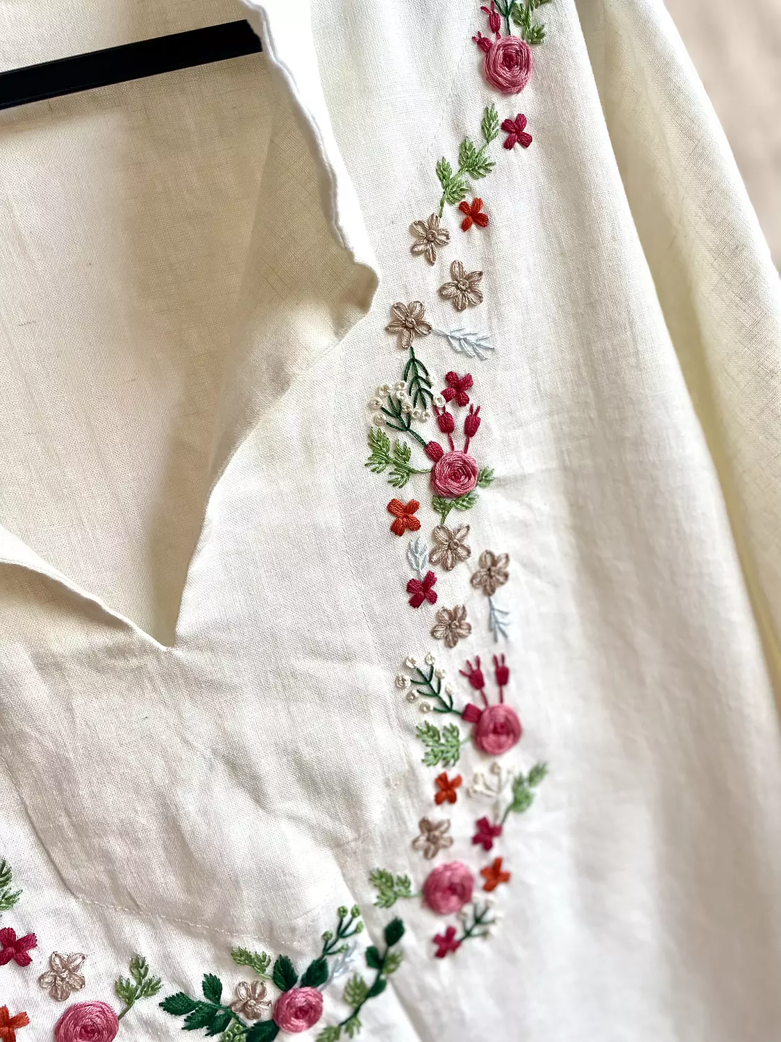 Collar Off white Floral  Dress   hover image