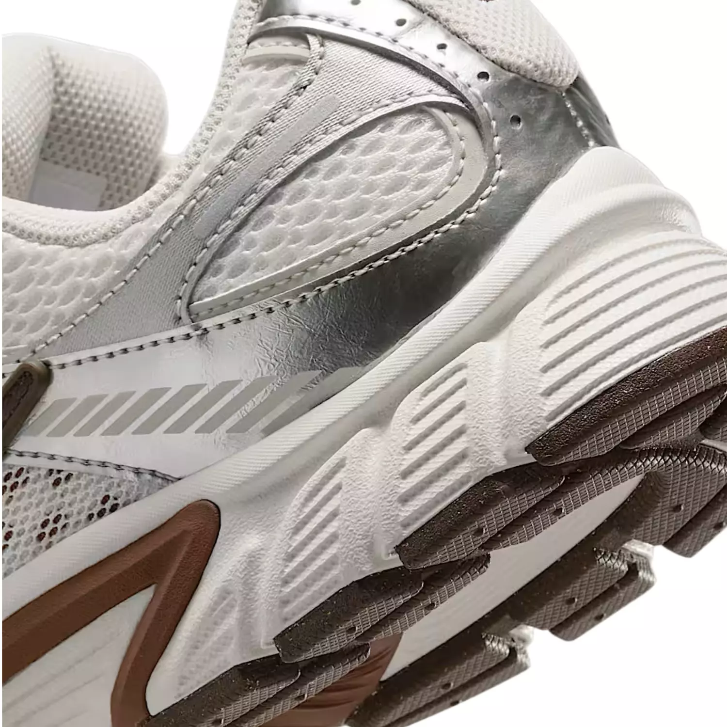 Nike V5 RNR ‘ Sail Fauna Brown Phantom Light Orewood Brown 6
