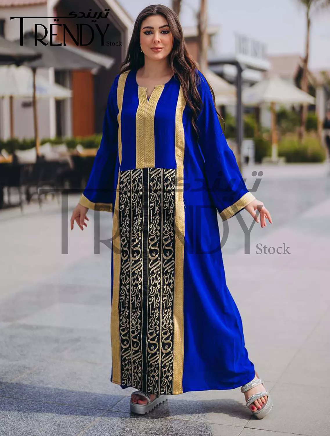 Abaya embroidered with Arabic letters image