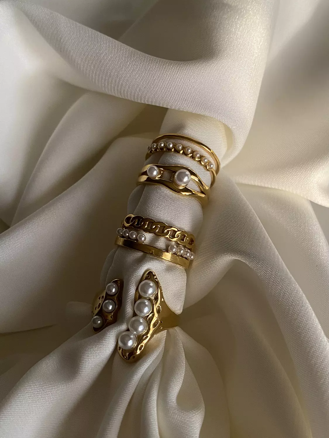Layered Pearl Curved Ring 2