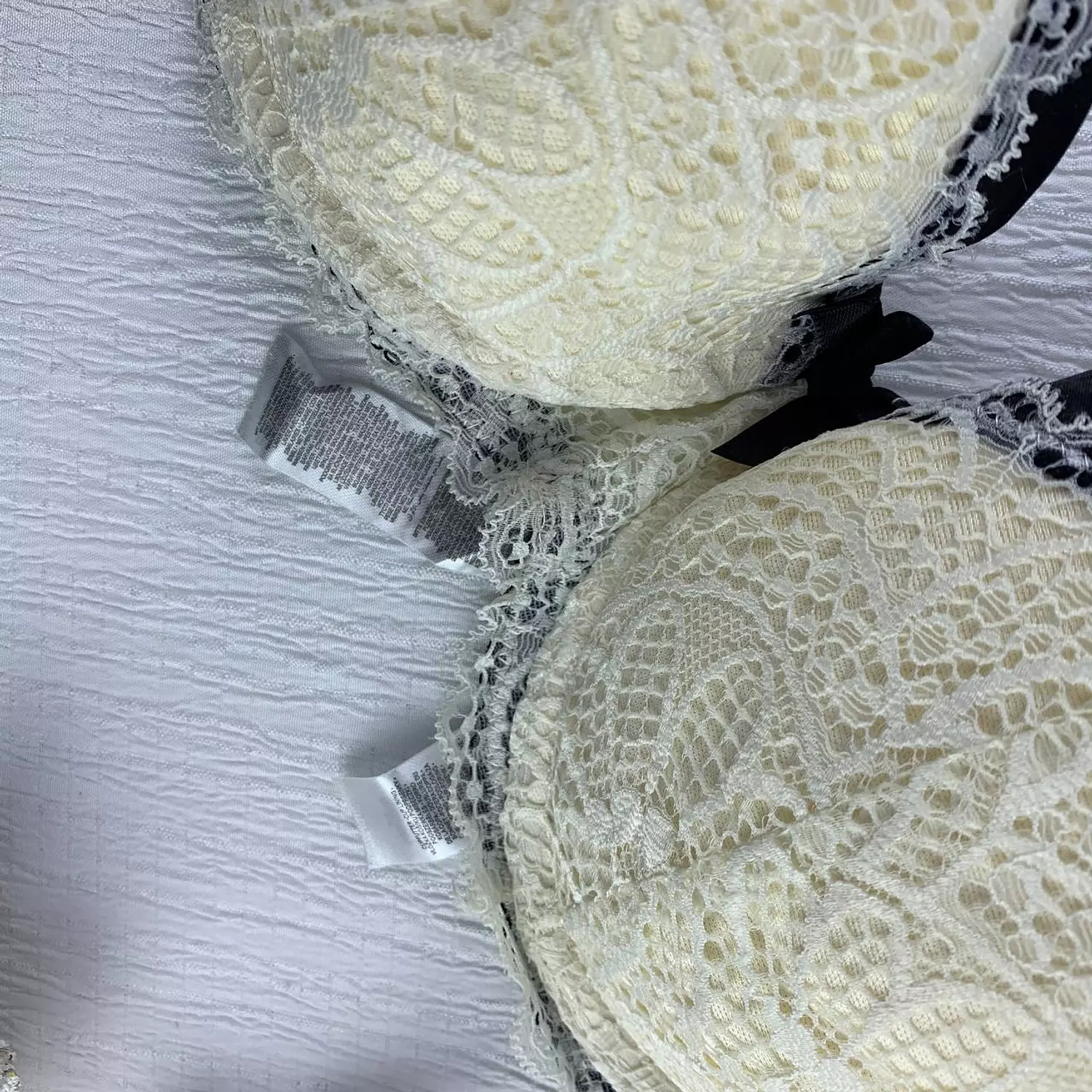 Wired padded light push up bra from censored 34C 1