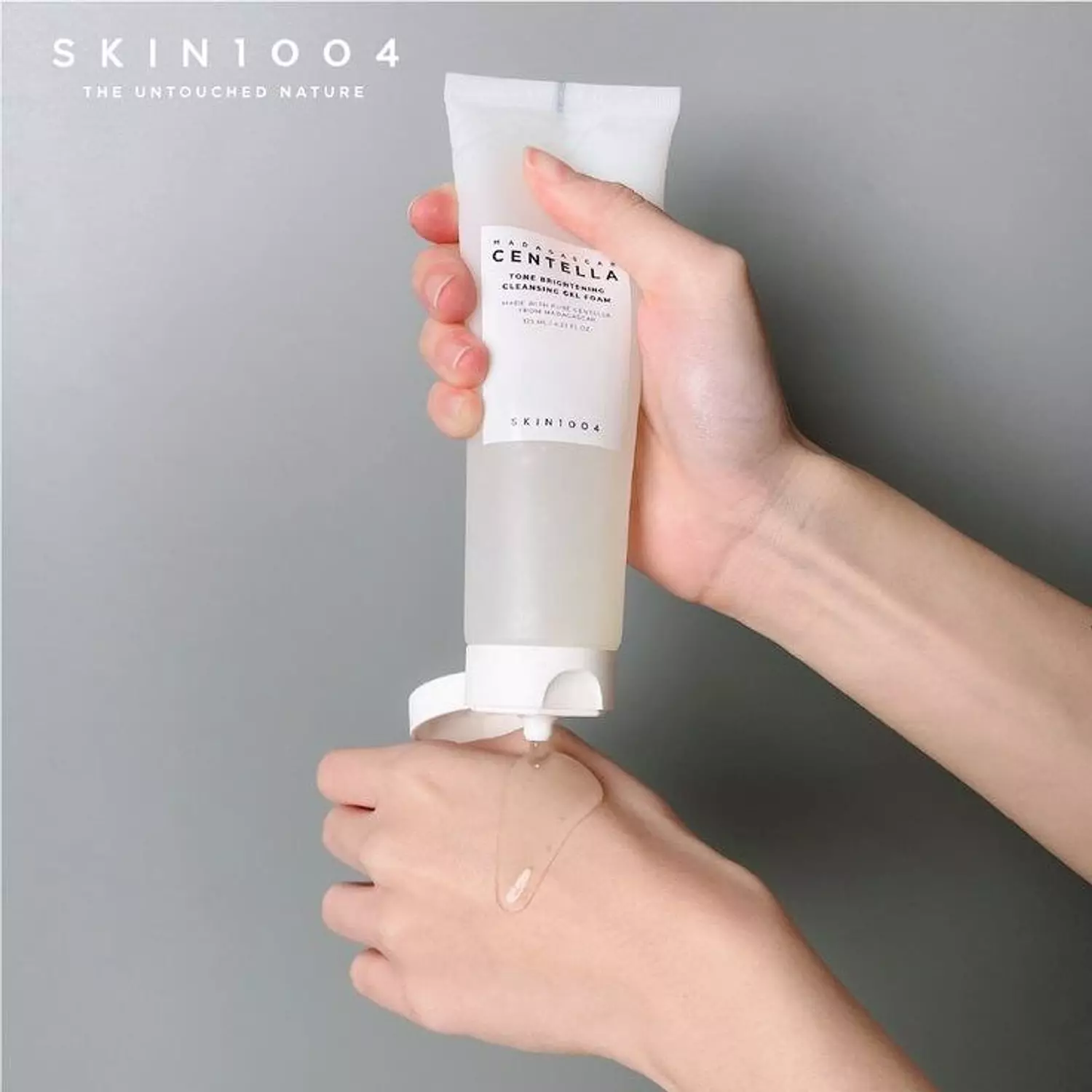 SKIN1004 Madagascar Centella Brightening Cleansing Gel Foam 1