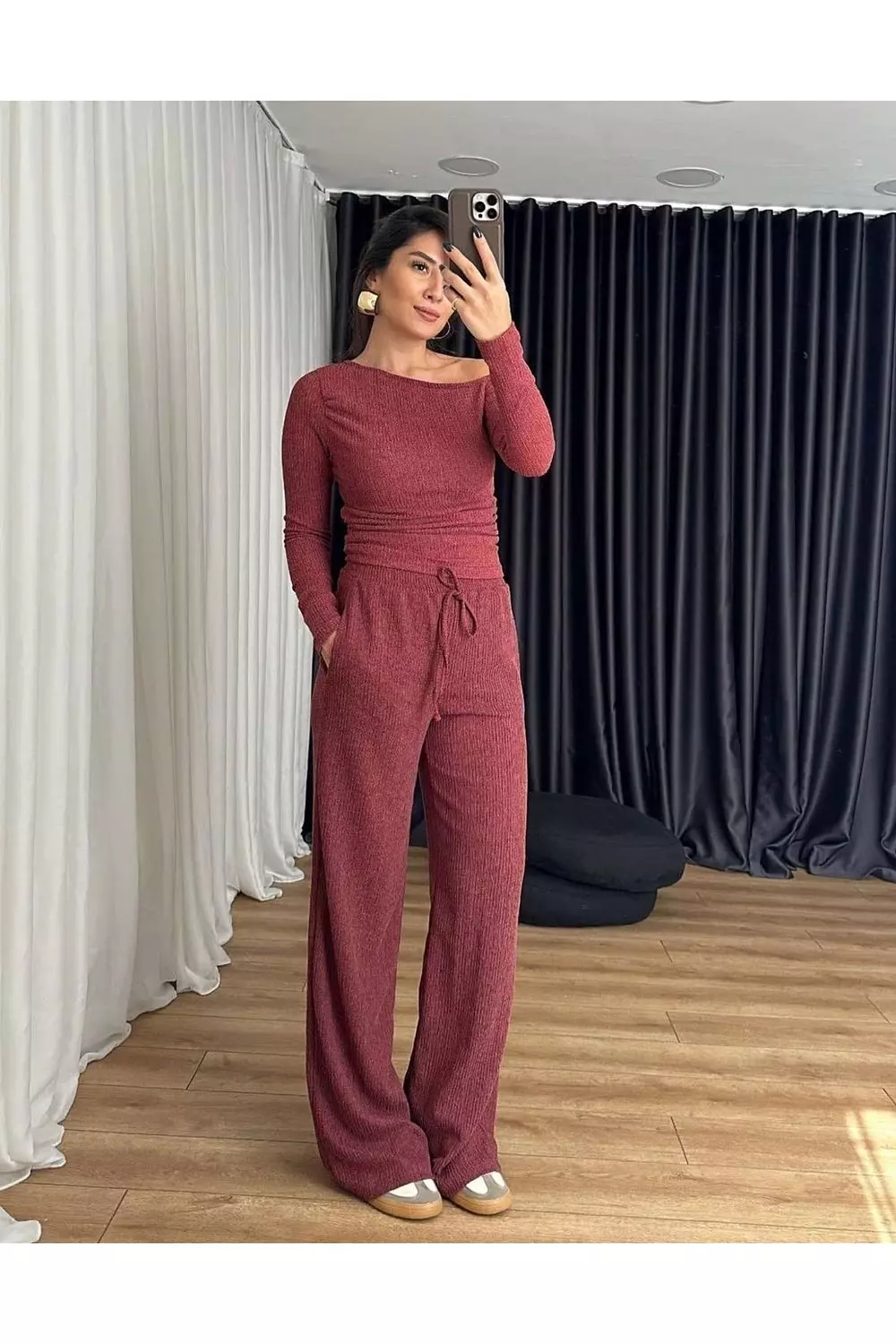 Crinkled Off-Shoulder Stretch Knit Set   3