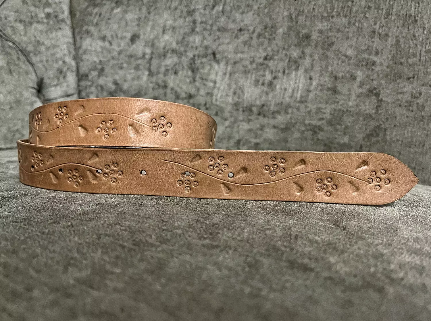 Tooled leather belt - Floral vine 9