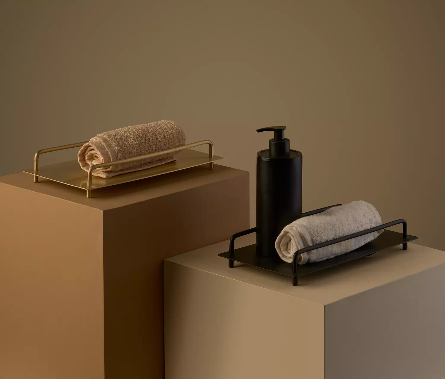 Catania Towel & Shampoo Tray image