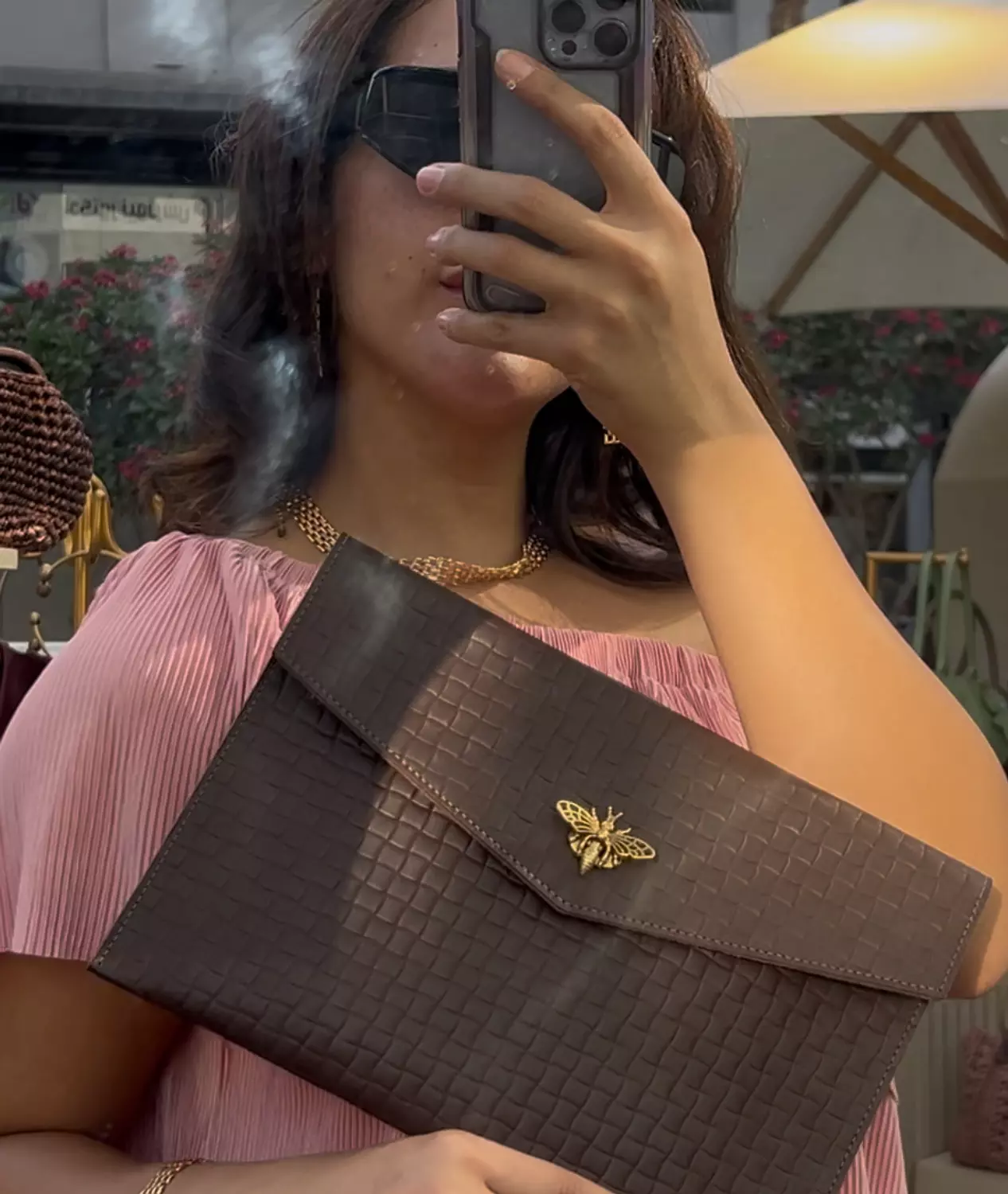 VeeV CocoaBee Clutch 2