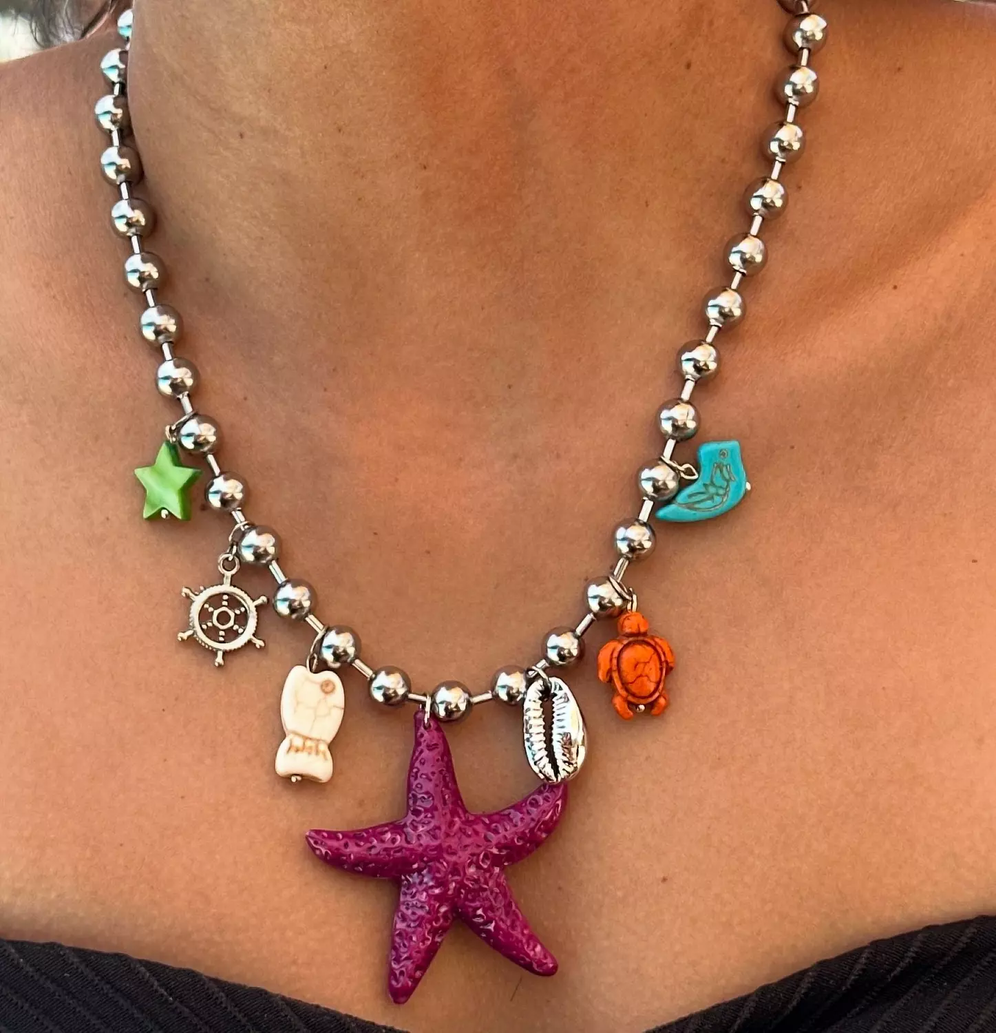 <h4><br><span style="color: rgb(182, 156, 97)">Necklaces</span></h4>