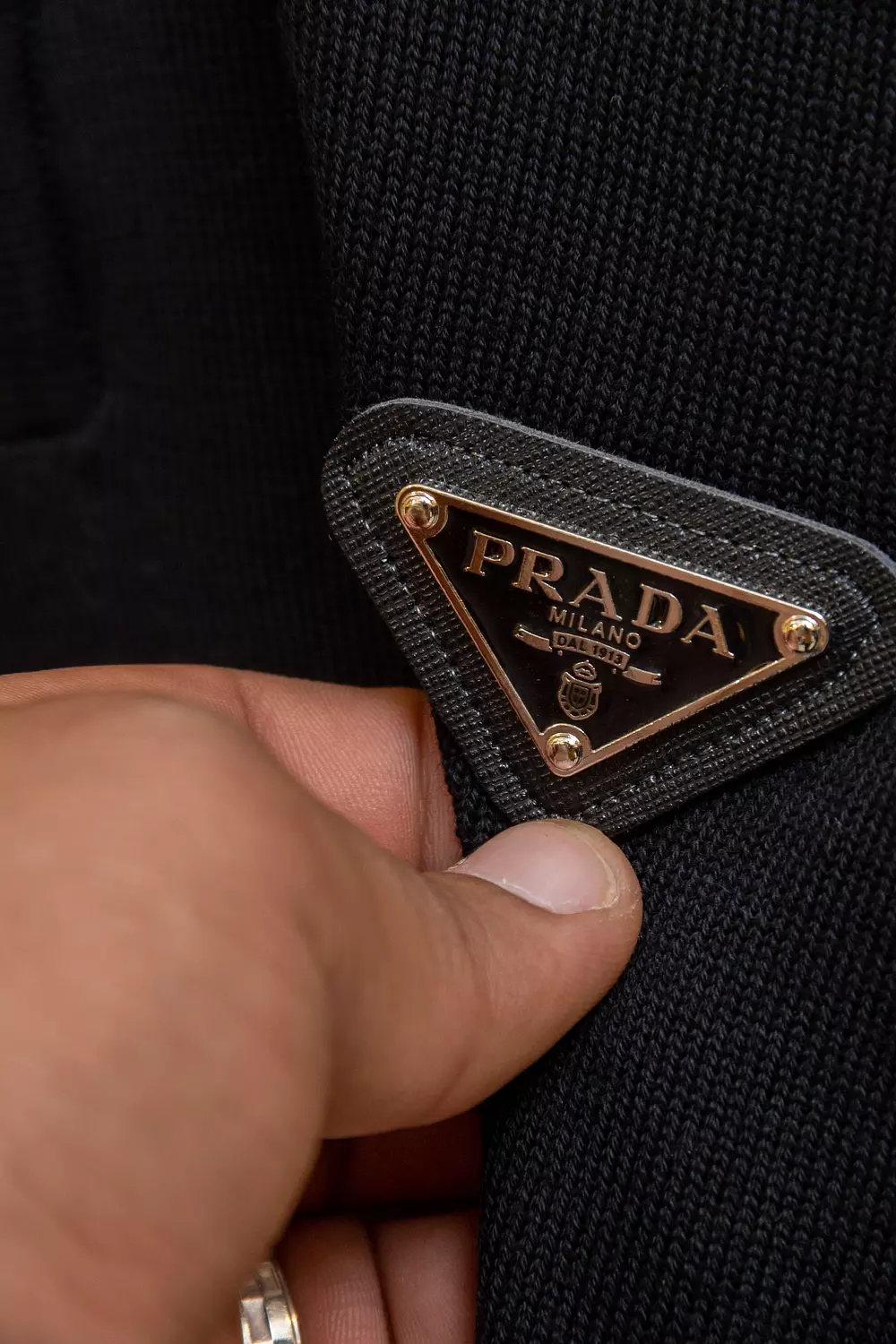 PRADA QUARTER ZIPPER / 1547 10