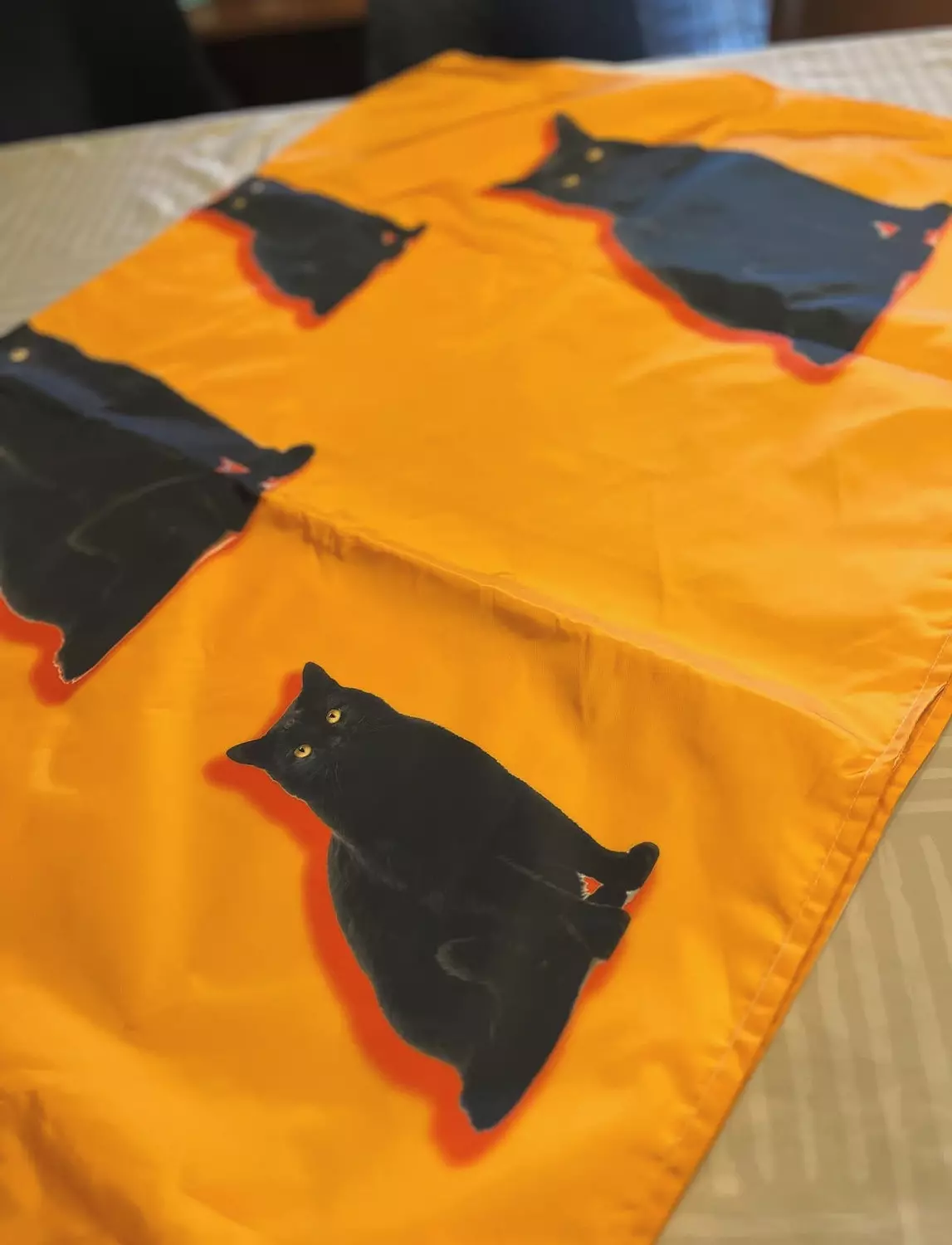 Black Cat Halloween Tablecover image