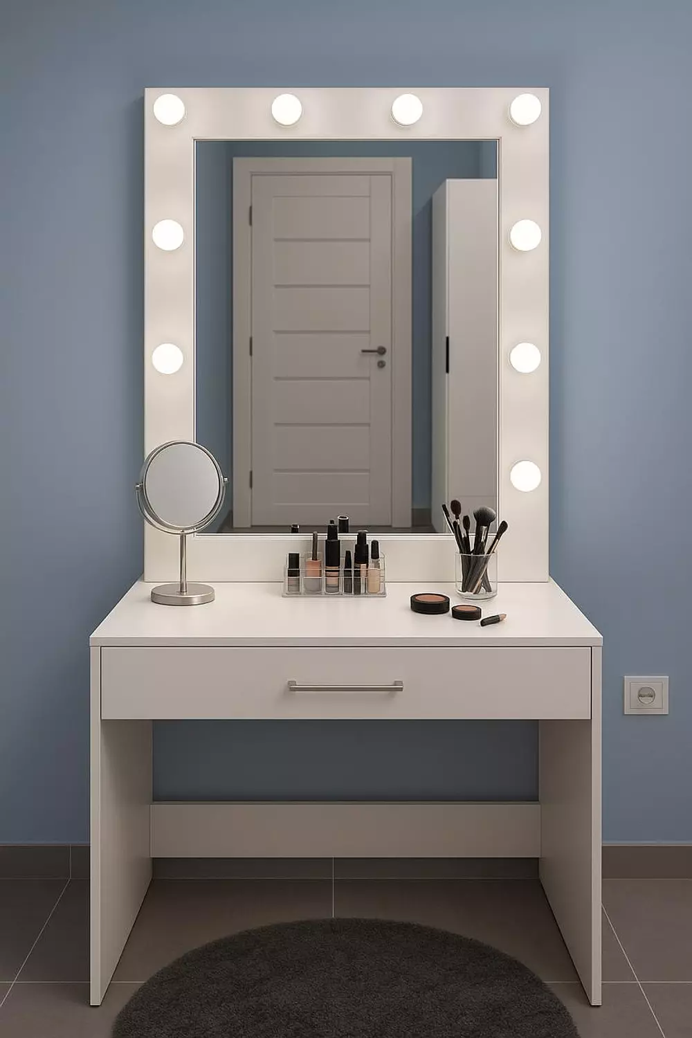 Makeup Vanitie  hover image