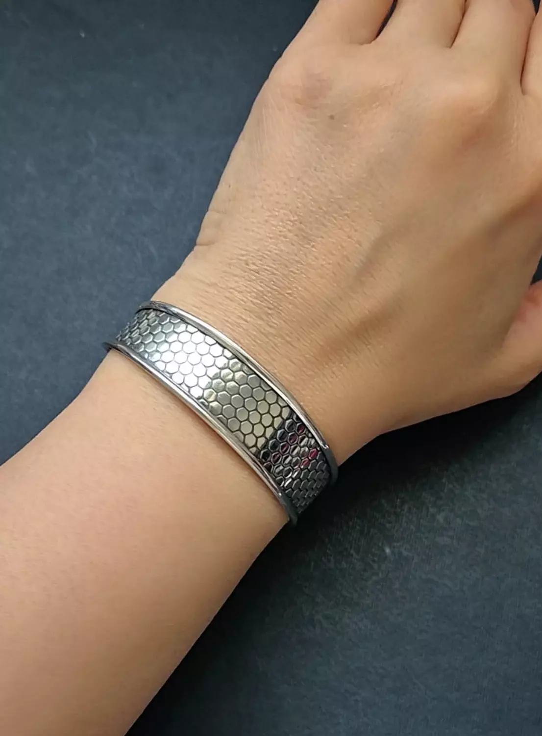 Honycomb bangle image