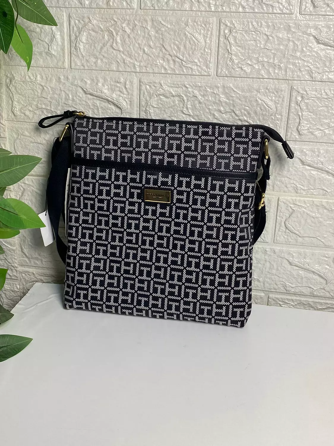 File cross bag  image