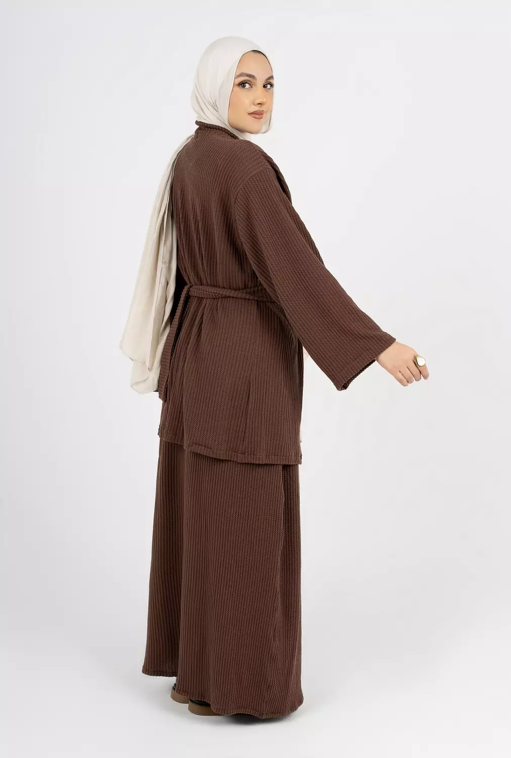 AVERRA Set in Brown hover image