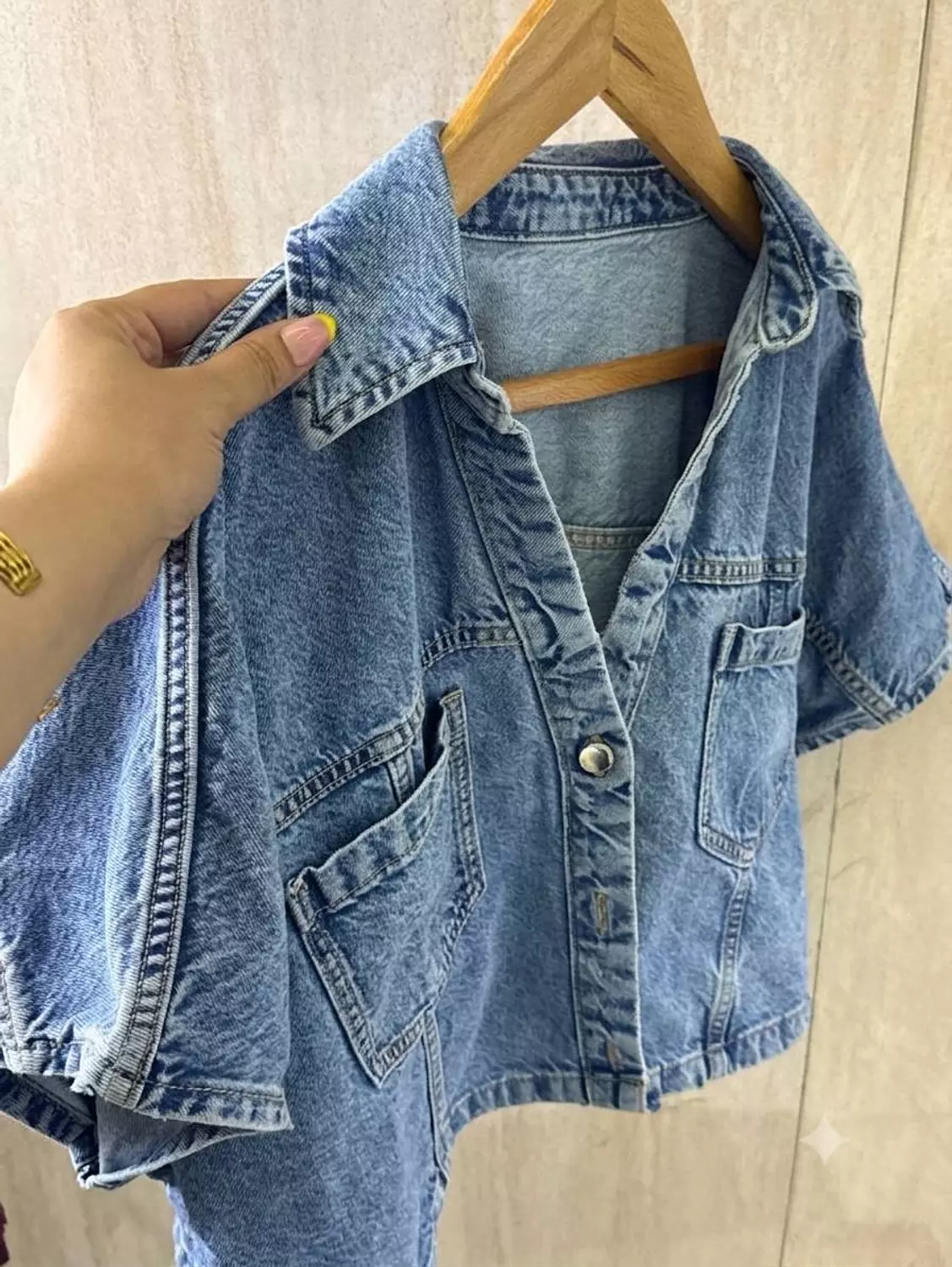 Short-sleeved denim jacket 6
