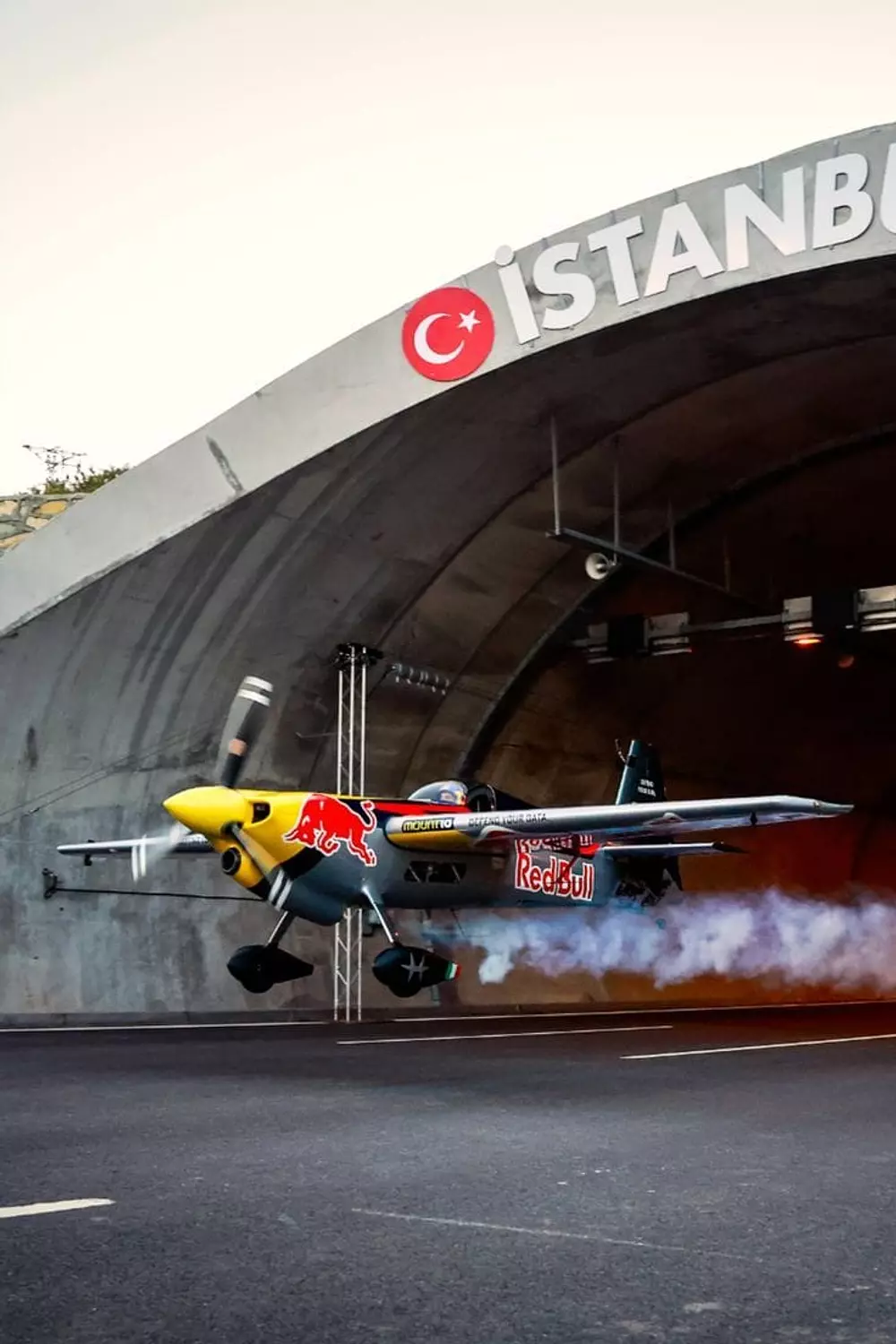🎖️🌐 Red Bull... From Energy Drink to a Driving Force for Innovation and Change. 8