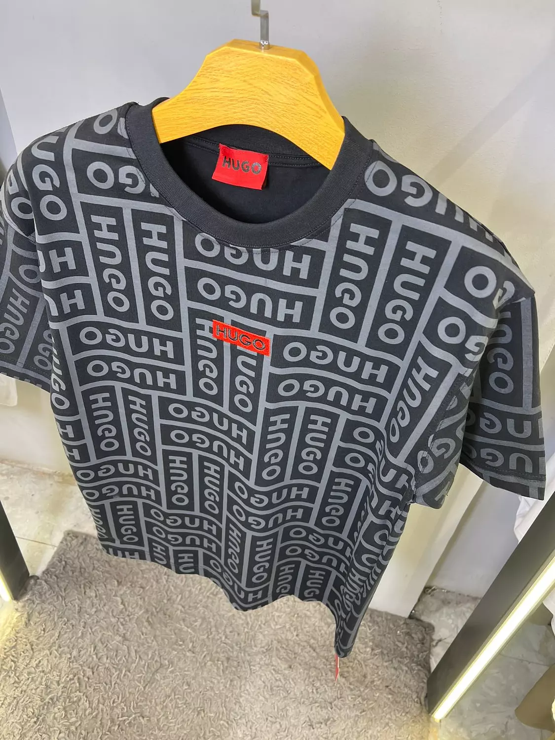 HUGO BOSS TSHIRT / 1376 8