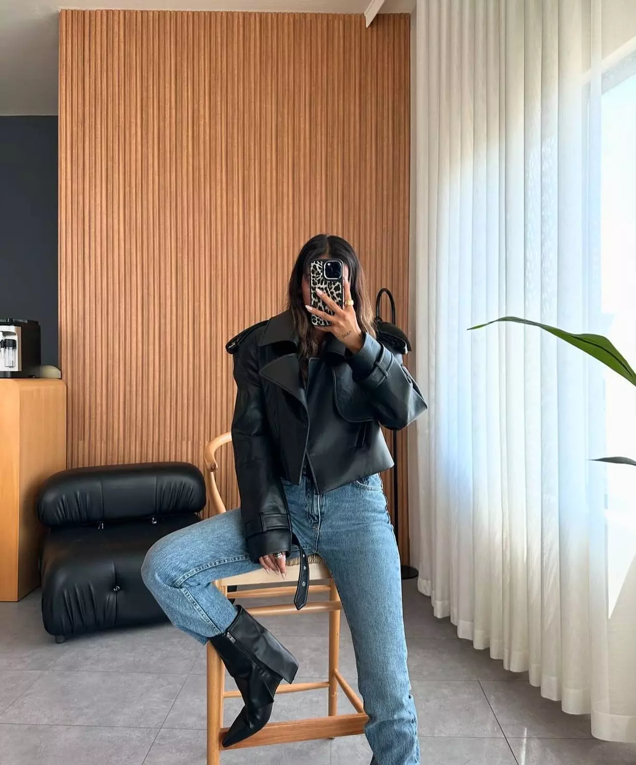 Cropped leather jacket 3