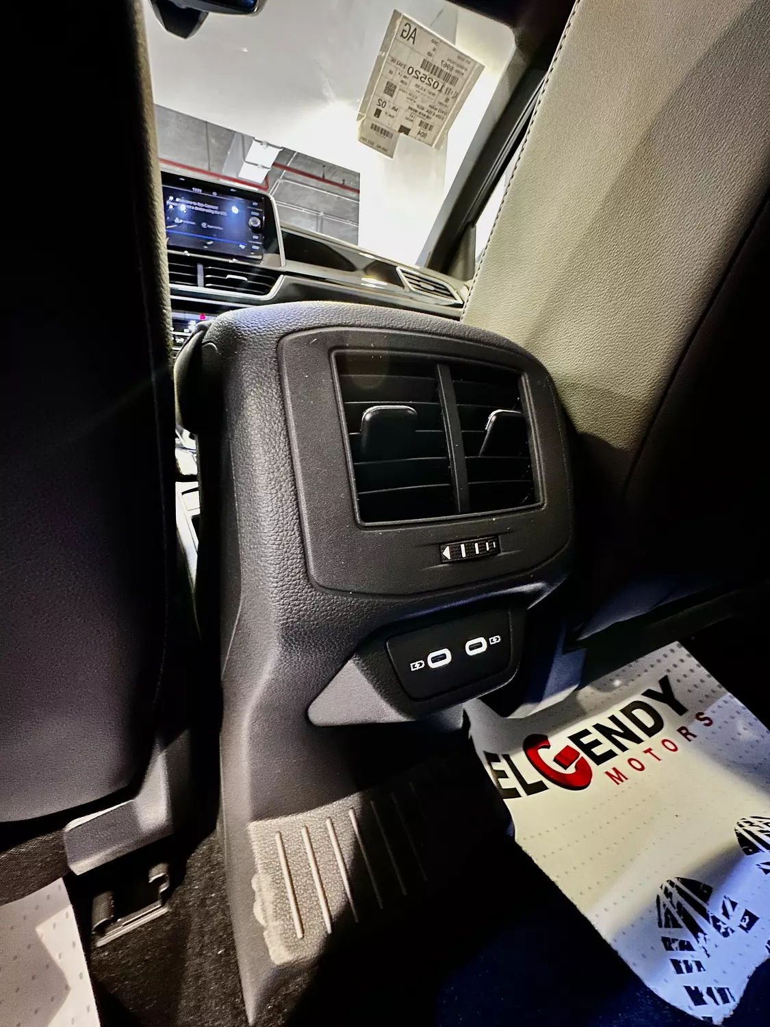 Volkswagen T-Roc 5