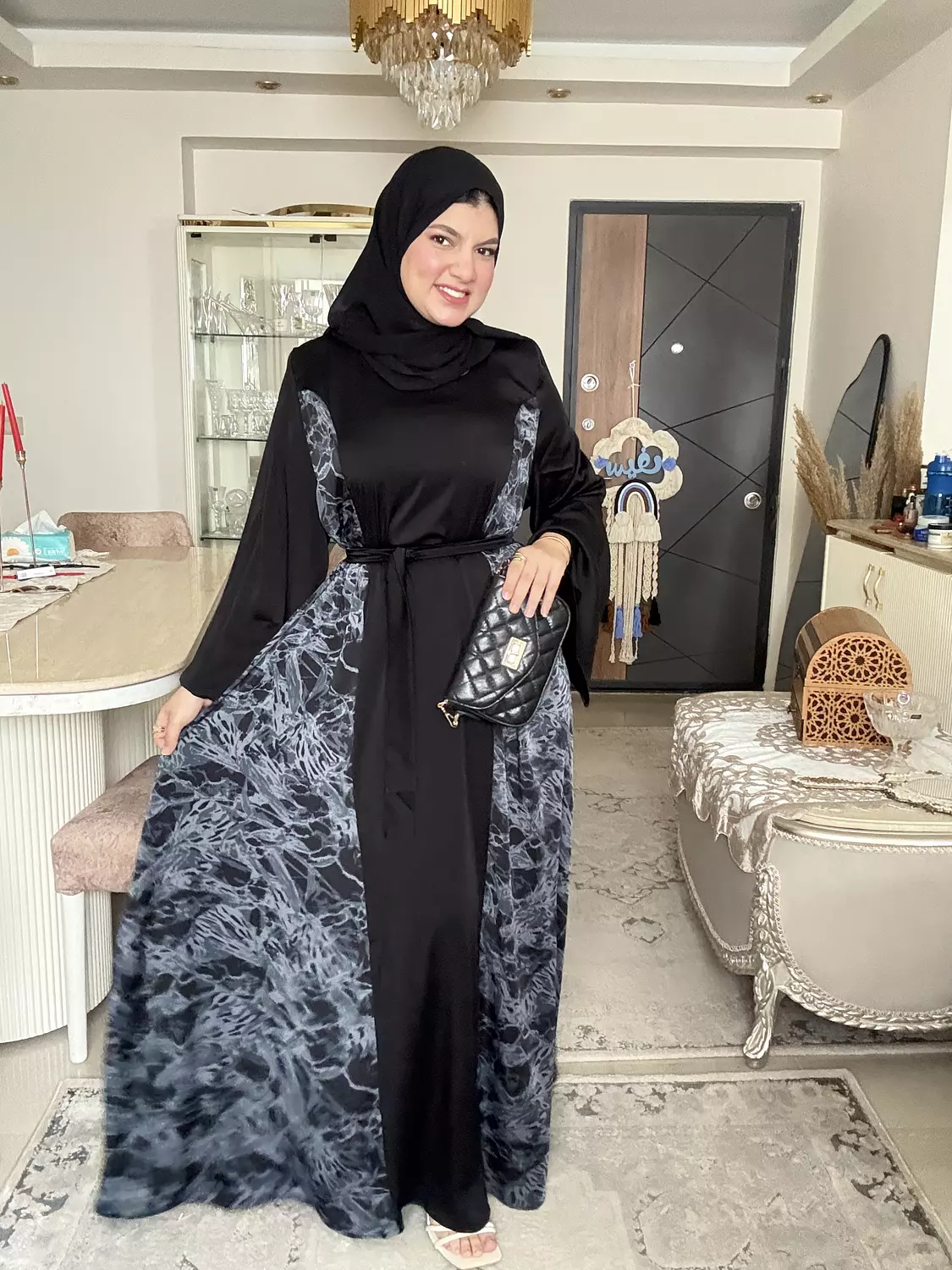Aisha abaya  image
