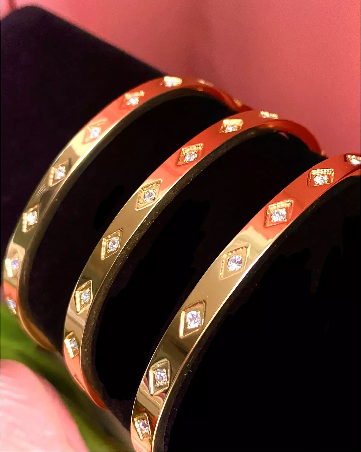 Elegant stainless steel bracelet with star details ✨ 1