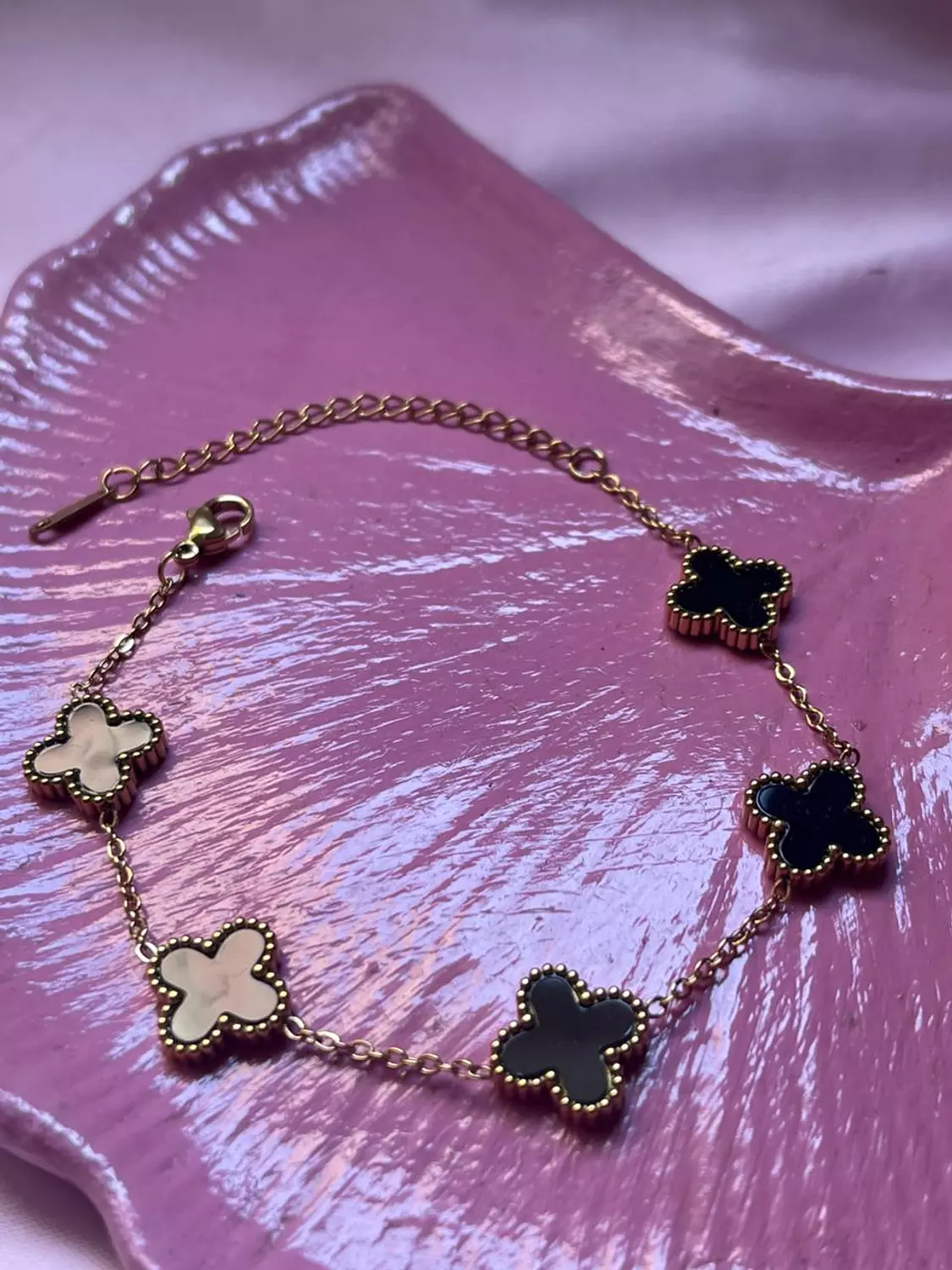 Black VanClef  hover image