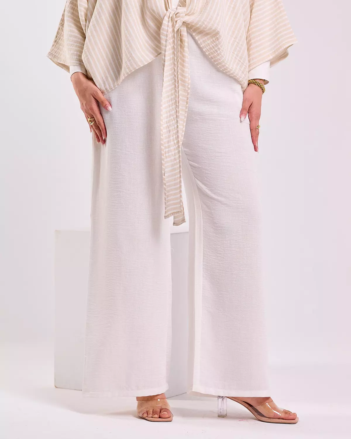 Linen Set in Beige 5