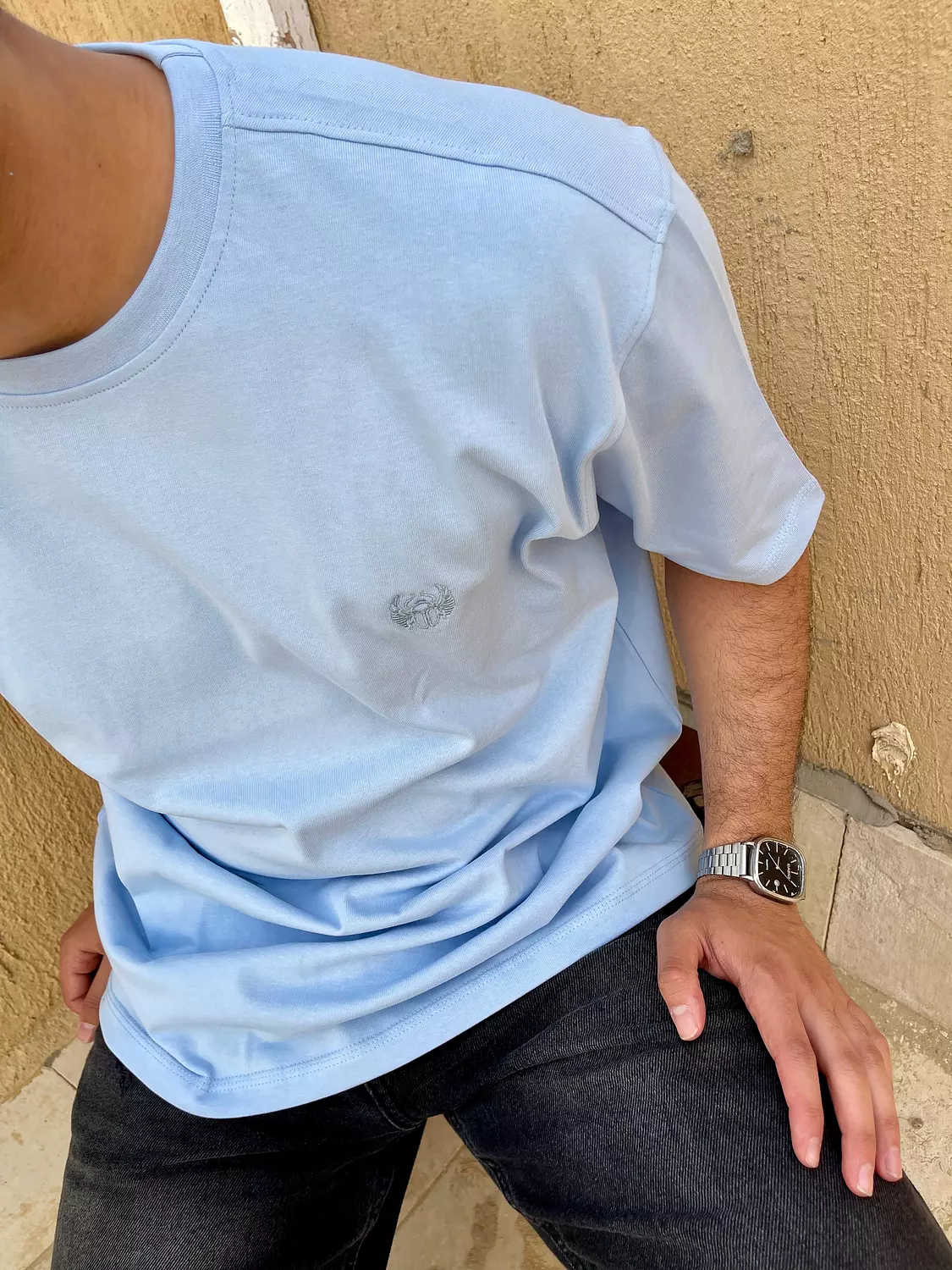 Boxy basic T-shirt with embroidery  2