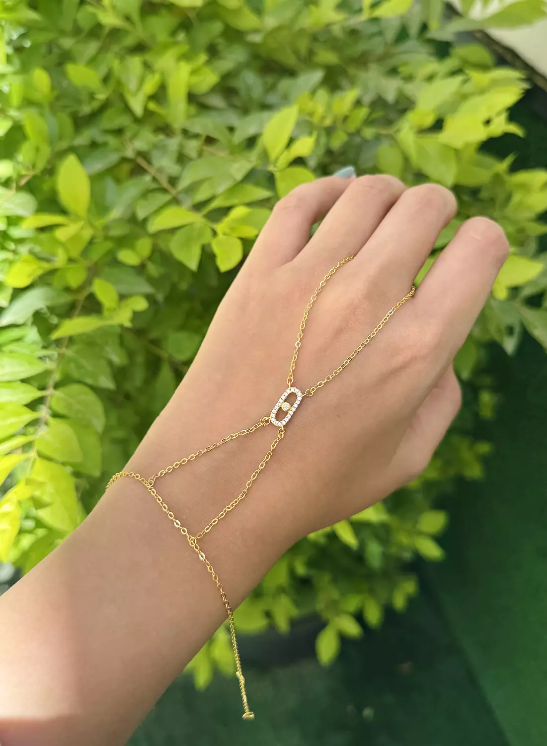 Gold simple handchain image