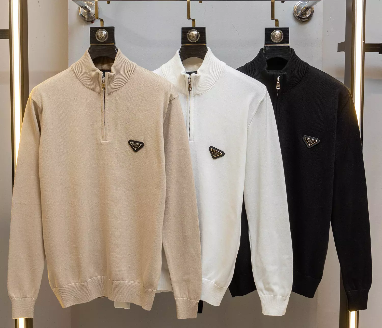 PRADA QUARTER ZIPPER / 1547 12