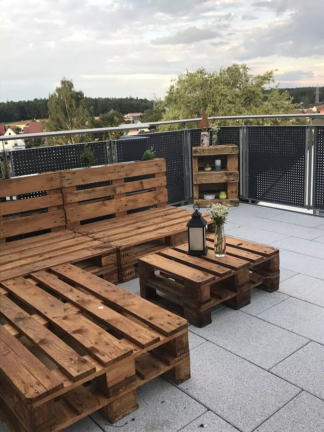 Pallet sofa 16