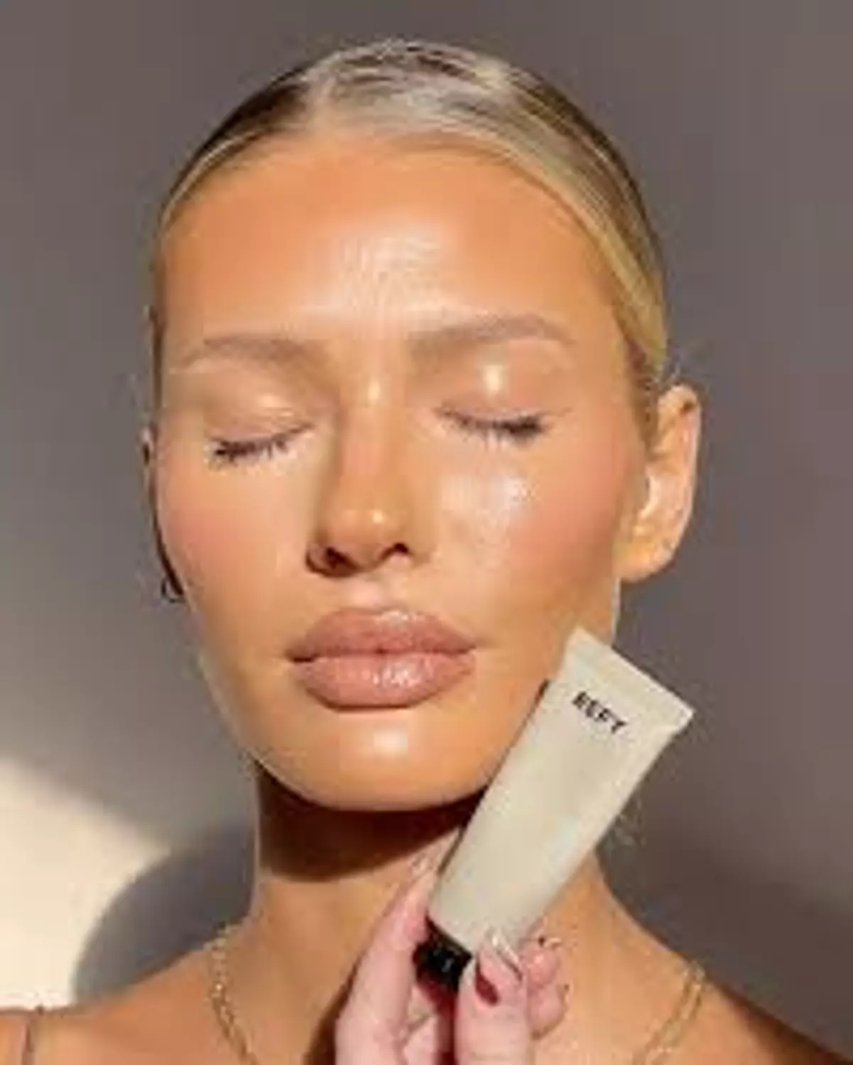 Refy Gloss Highlighter  1