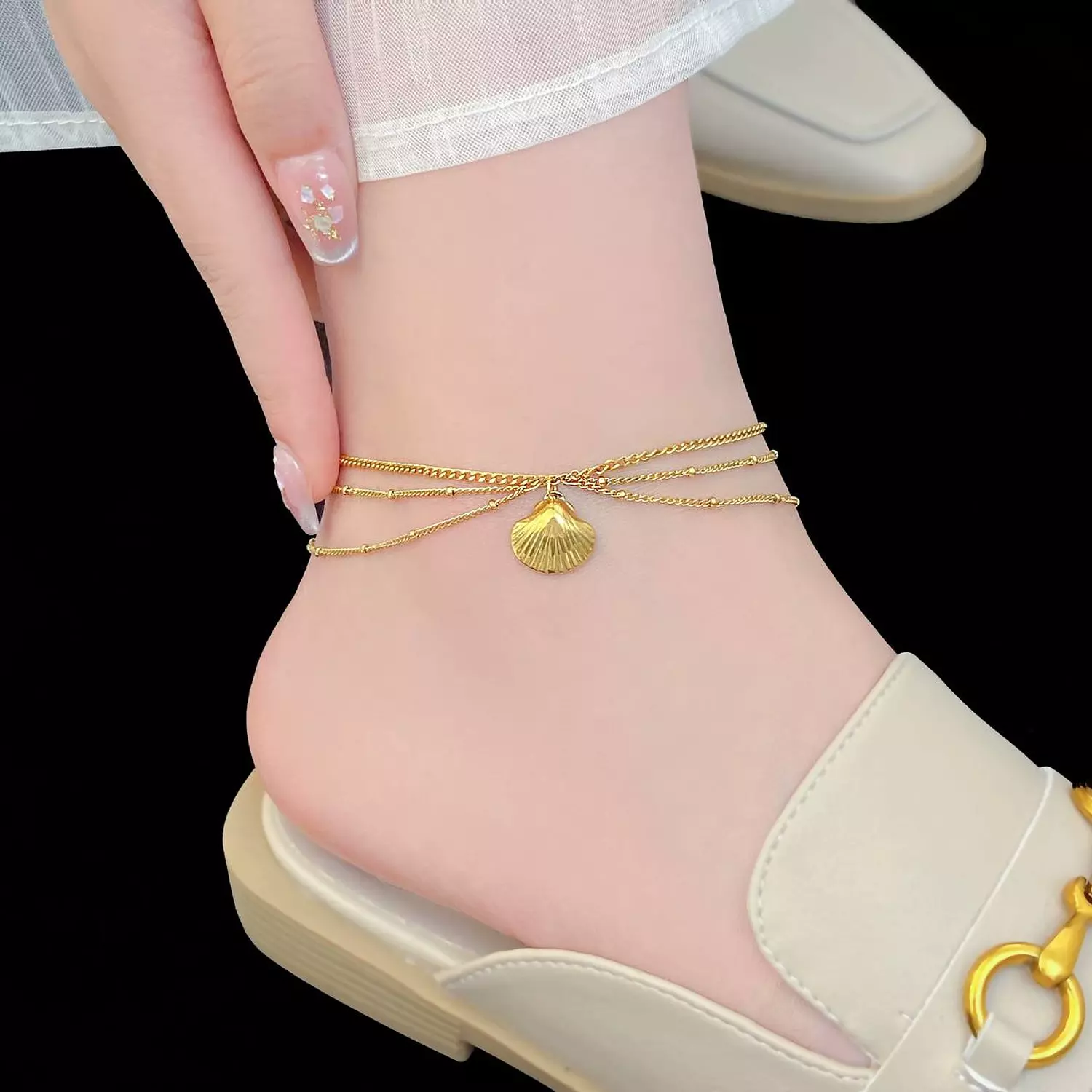 Multilayers Seashell Anklet hover image