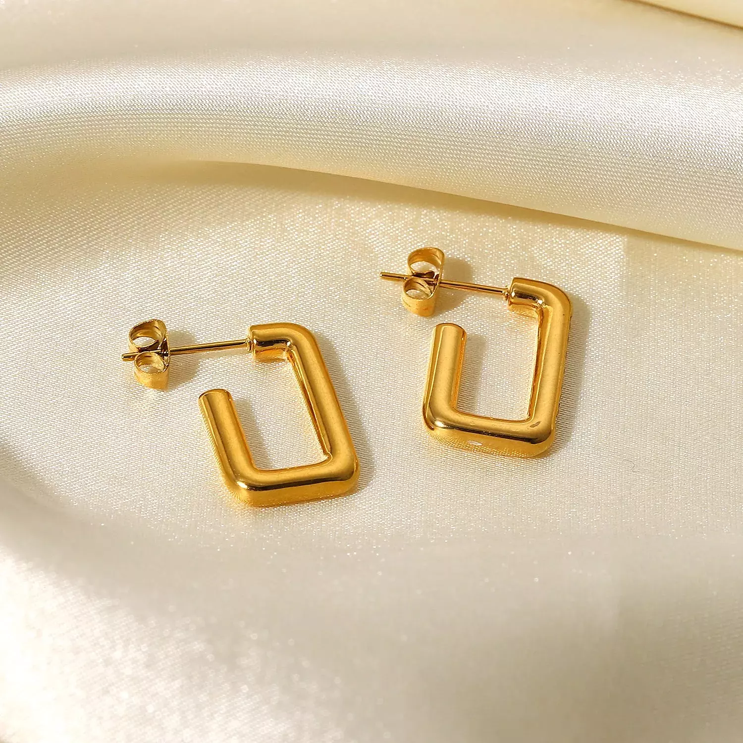 Rectangle shape diamonds earrings  hover image