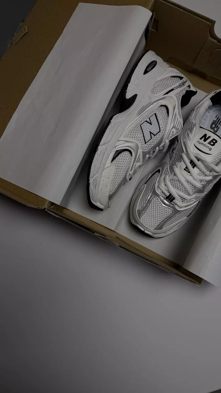 Newbalance 530 iin Black  hover image