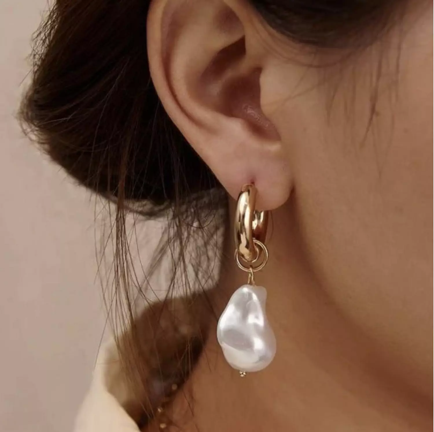 Chunky Pearl Earrings 1