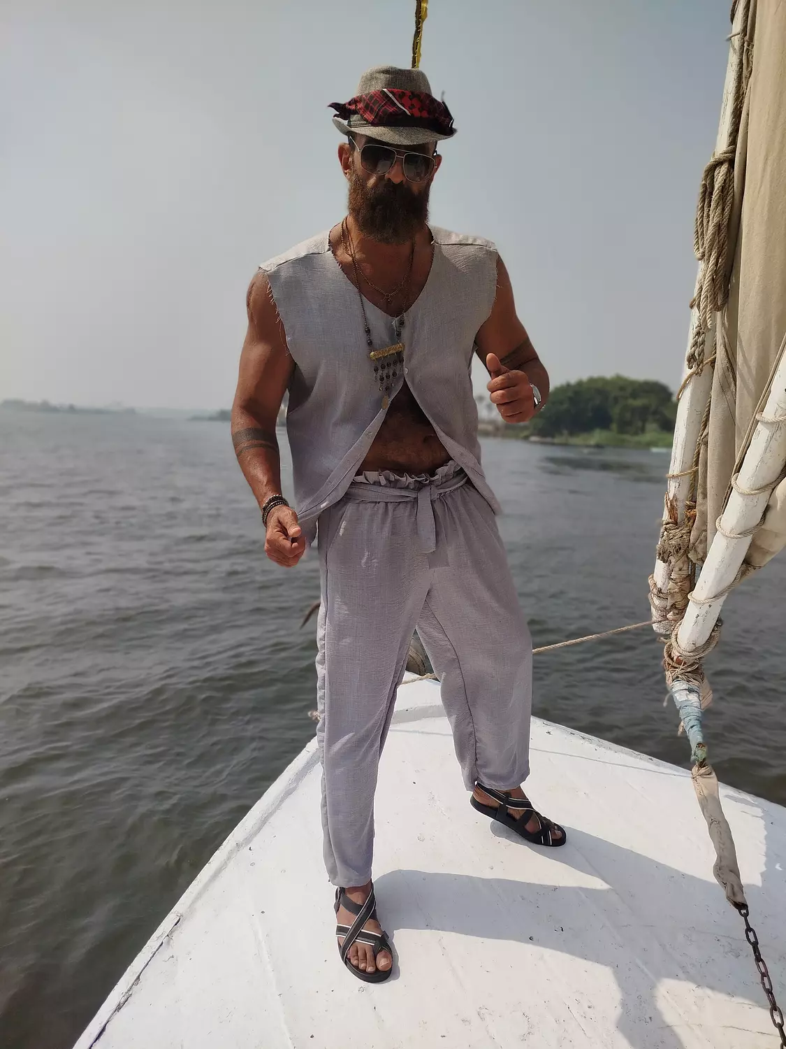 Wide-leg light grey linen pants 3