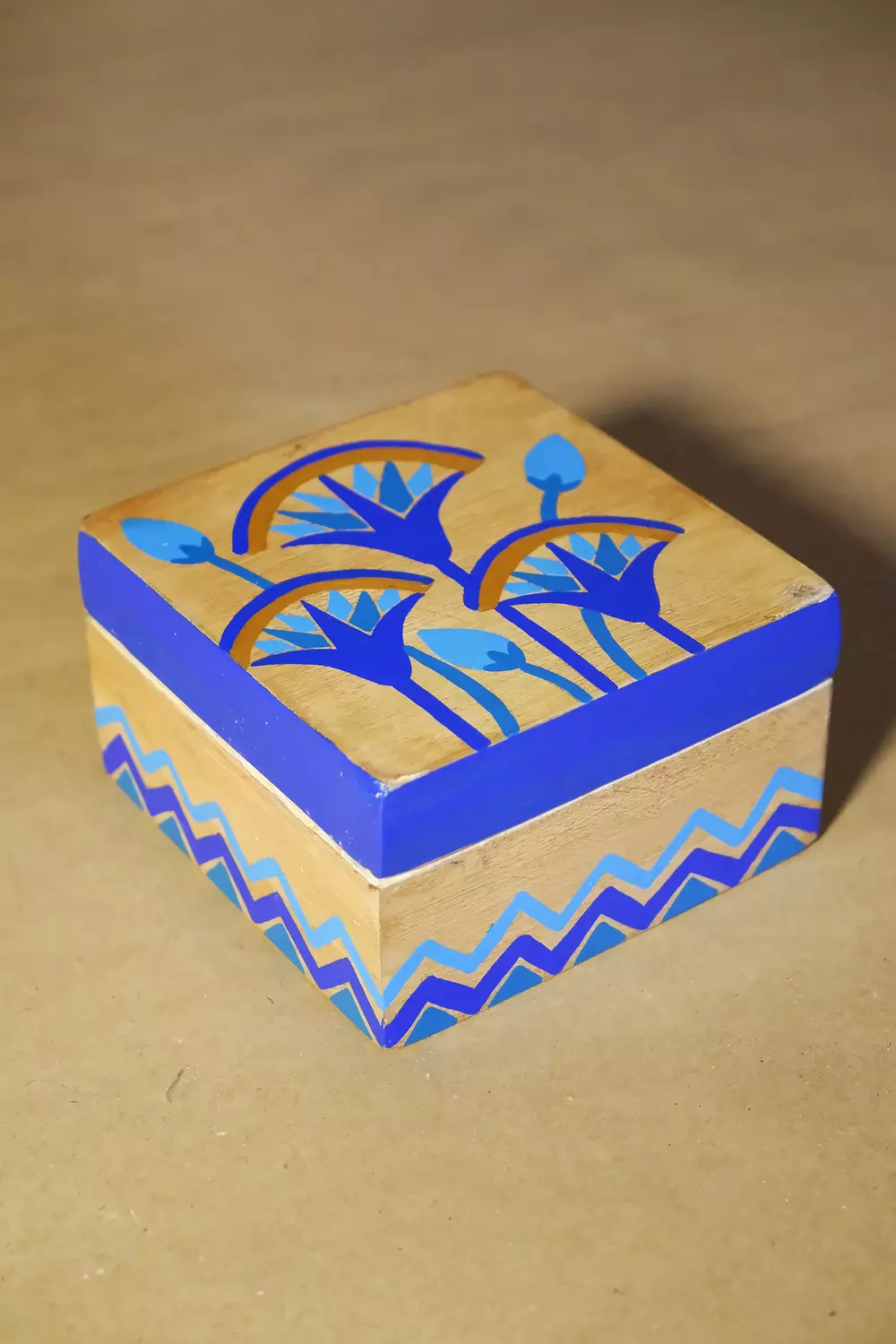Lotus 1 blue Box small image