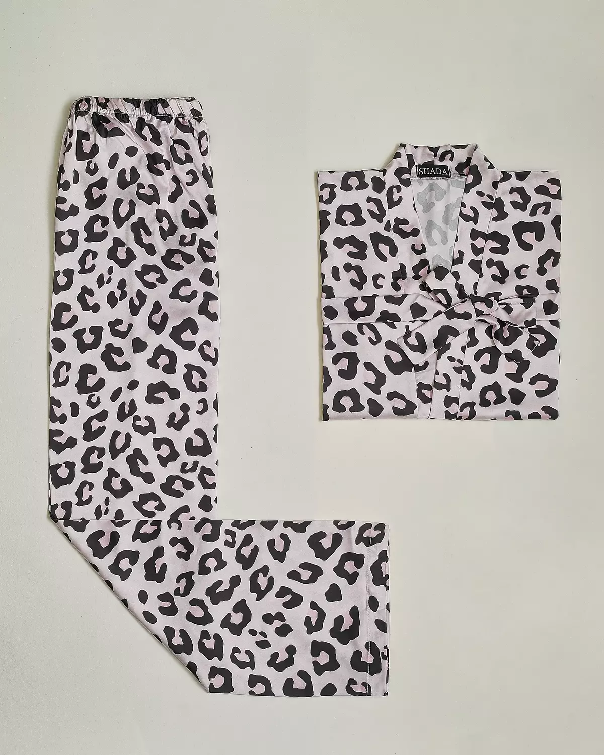 Light Pink Leopard Robe and Pants Set   image