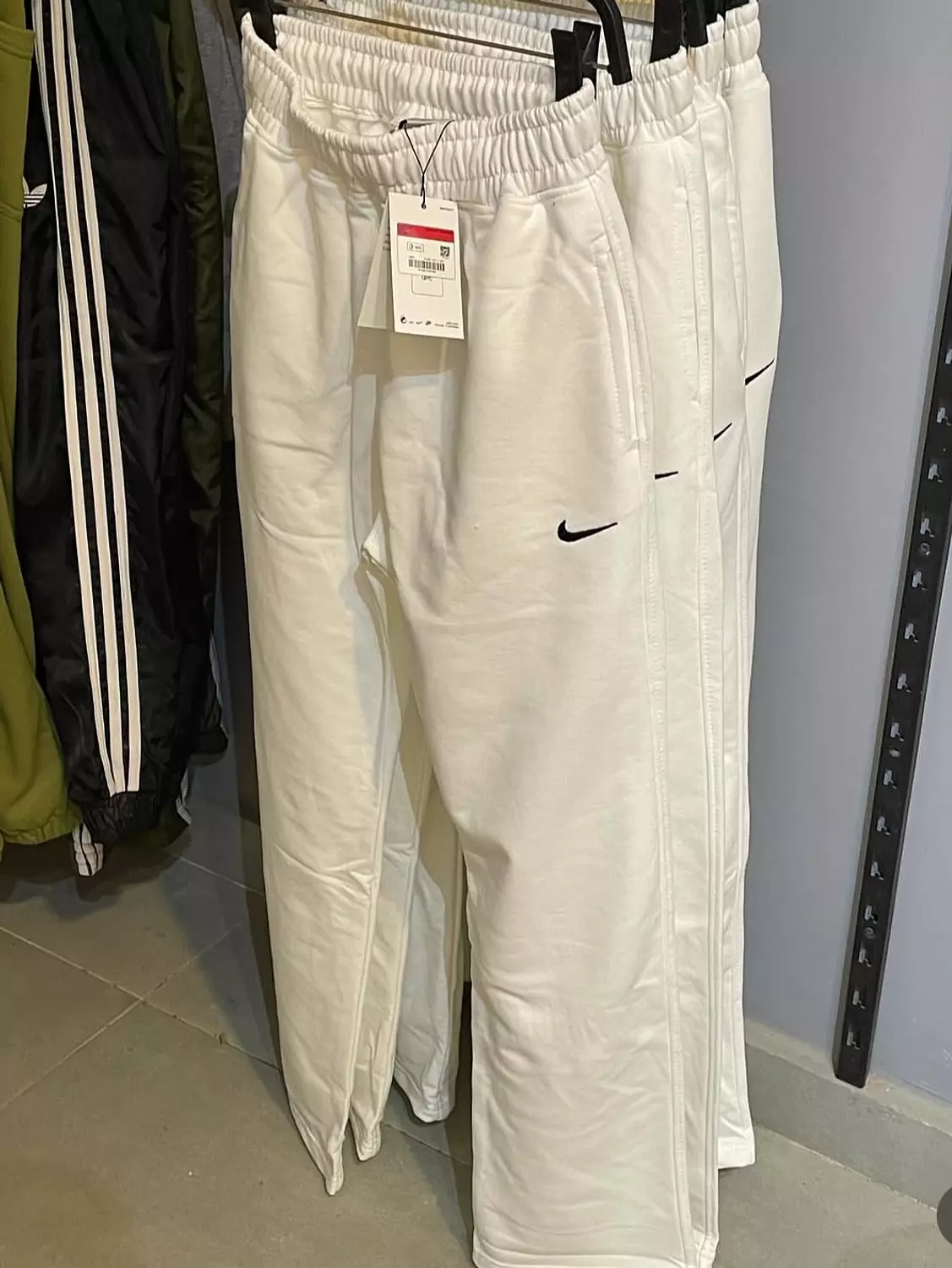 Wide leg nike 6