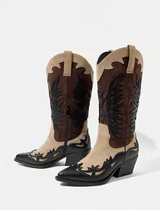 <h2 style="text-align: center"><span style="color: rgb(0, 0, 0)"><strong>BOOTS</strong></span></h2>