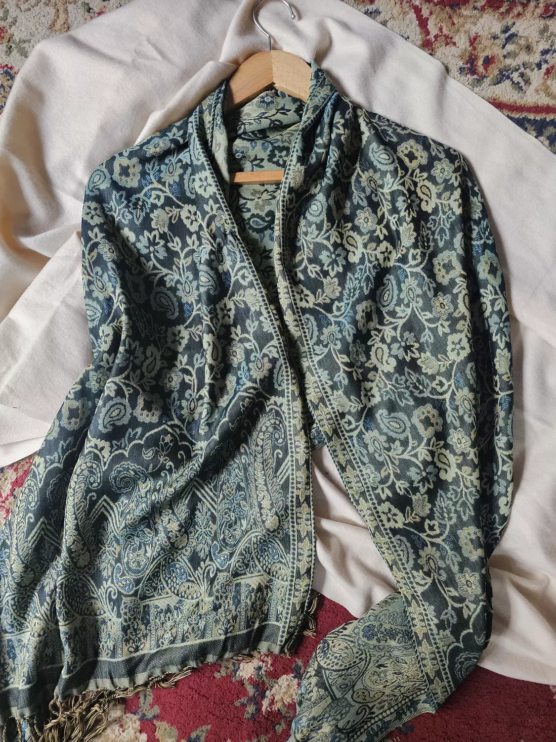 green Pashmina image