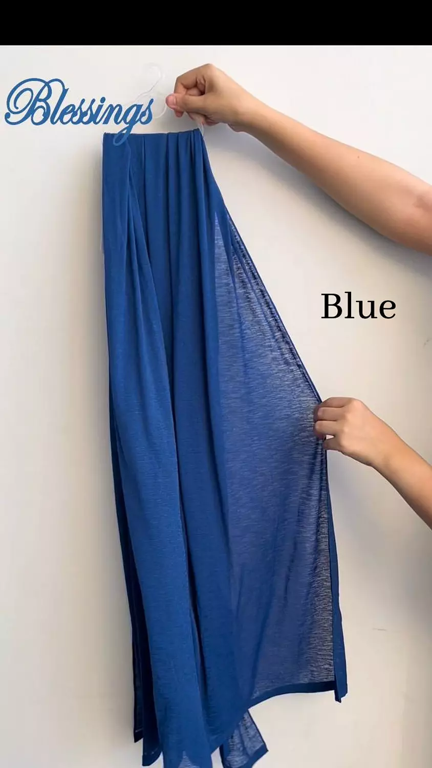 Scarf-Cuddle-Blue image